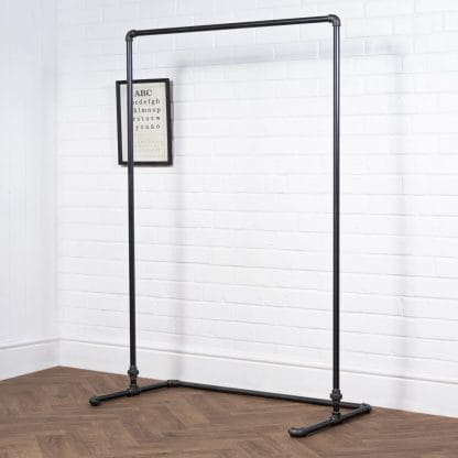 Free-Standing-Walk-In Clothing-Rail-Industrial-Raw-Steel-Pipe-Style-2