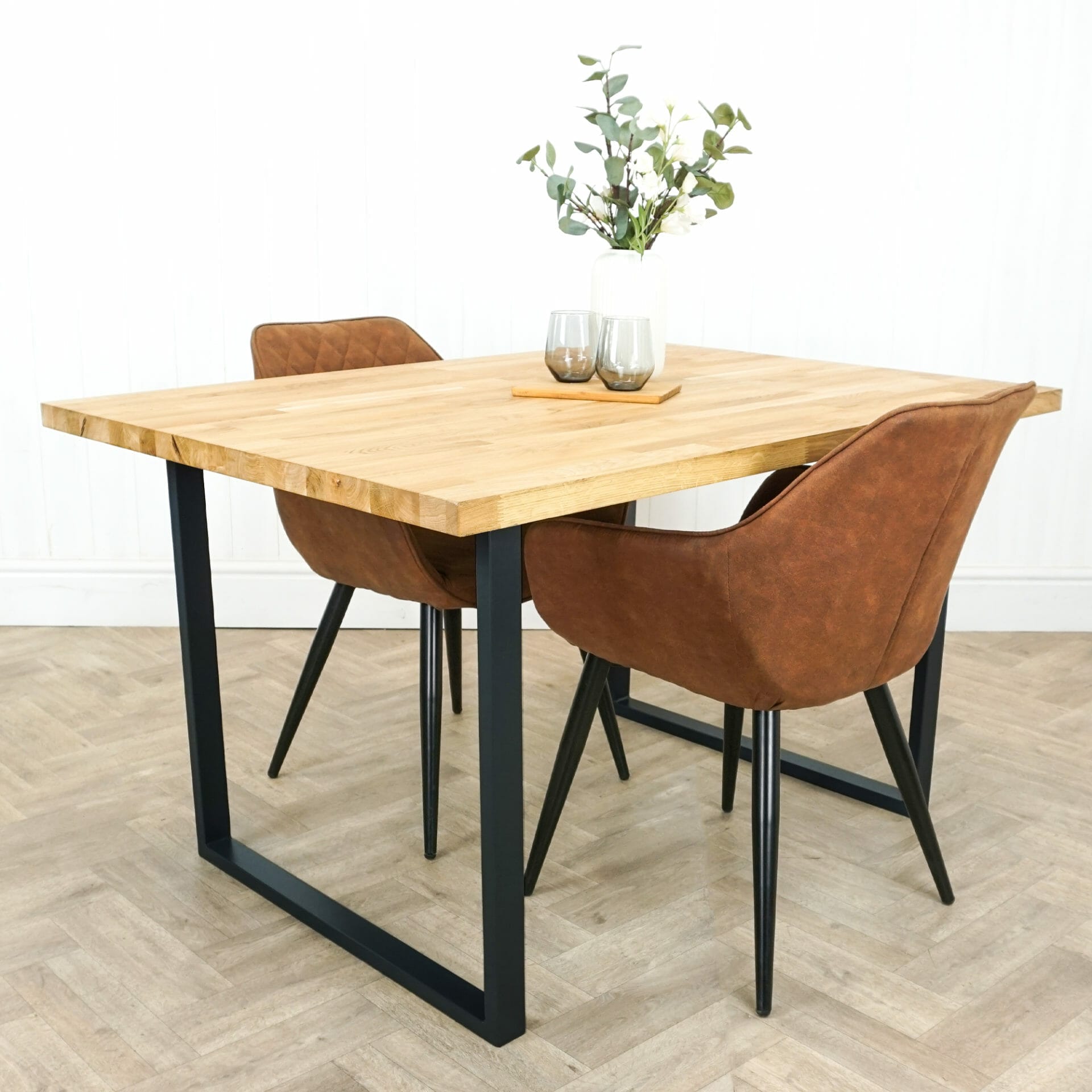 Square store oak table