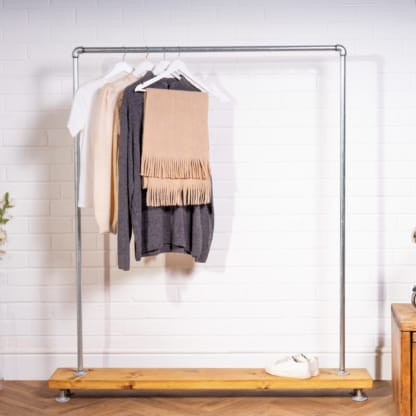 Free-Standing-Clothing-Rail-on-Wooden-Base-Industrial-Silver-Pipe-Style-2