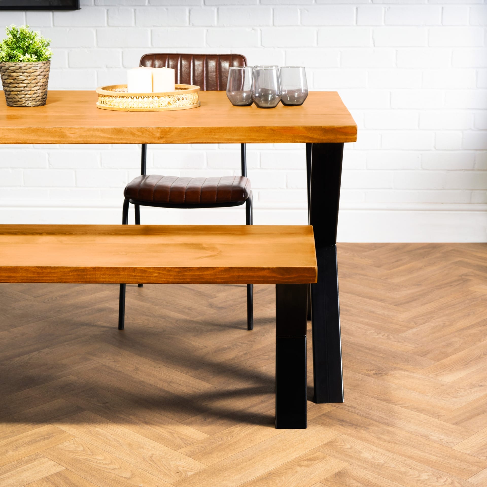 Reclaimed timber outlet table top